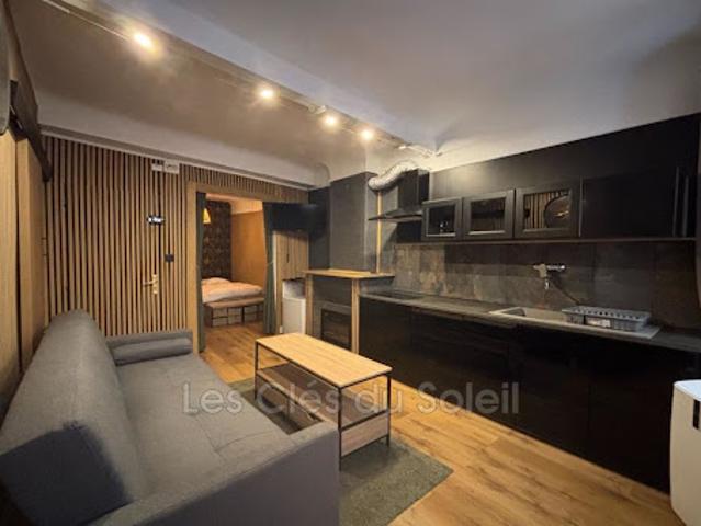 Location Appartement 1 pièce 23 m2 Hyeres
