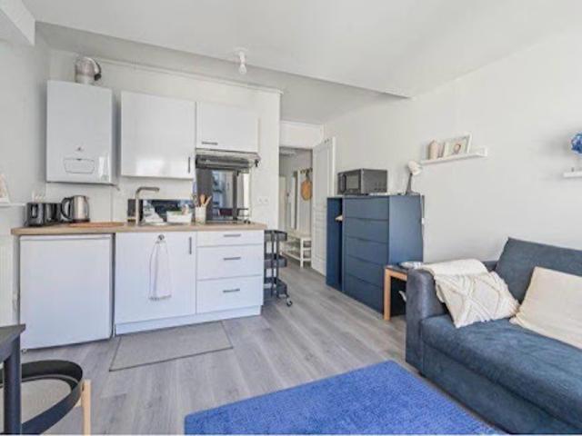Location Appartement 1 pièce 23 m2 Paris 18ème