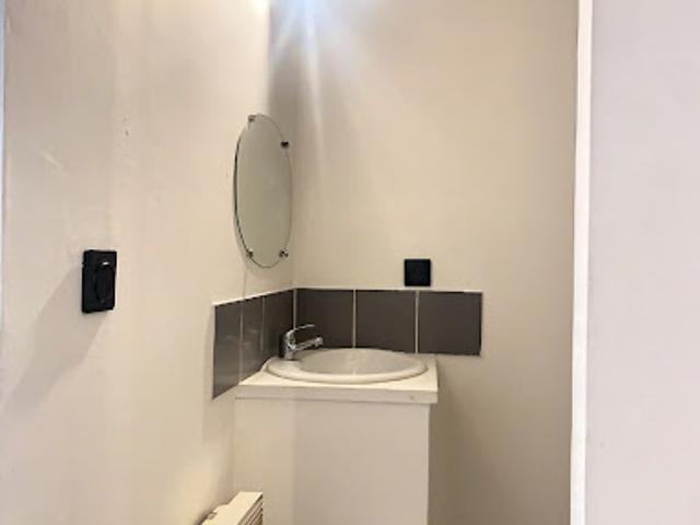 Location Appartement 1 pièce 23.33 m2 Nimes