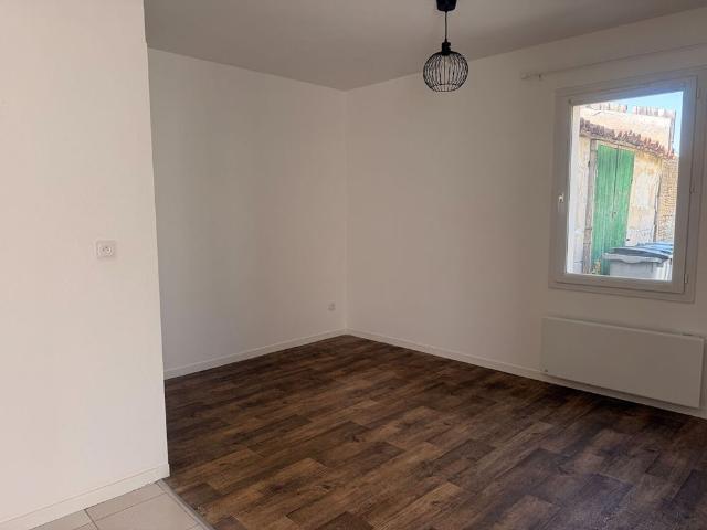 Location appartement 1 pièce, 23.62m², Rochefort