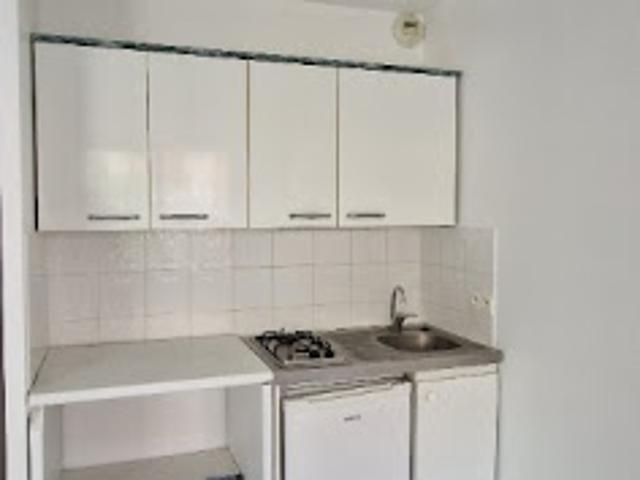 Location Appartement 1 pièce 23.75 m2 Saint Etienne