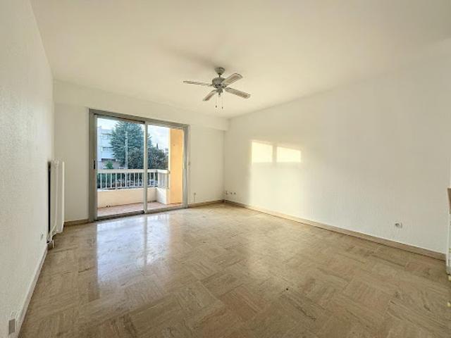 Location Appartement 1 pièce 23.82 m2 Antibes