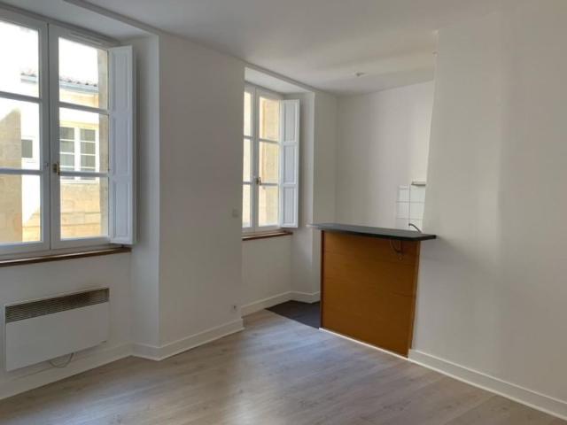 Location Appartement 1 pièce 23m² BORDEAUX 33000