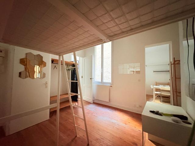 Location Appartement 1 pièce 23m² BORDEAUX 33800