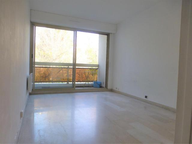 Location Appartement 1 pièce 23m² MARSEILLE 8ème