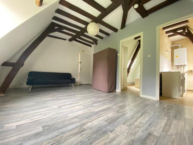 Location Appartement 1 pièce 23m² SAUMUR 49400