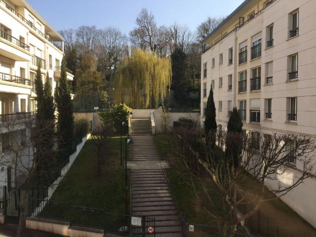 Location appartement 1 pièce, 34.00m², Issy les Moulineaux