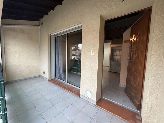 Location appartement 1 pièce, 34.85m², Rodilhan