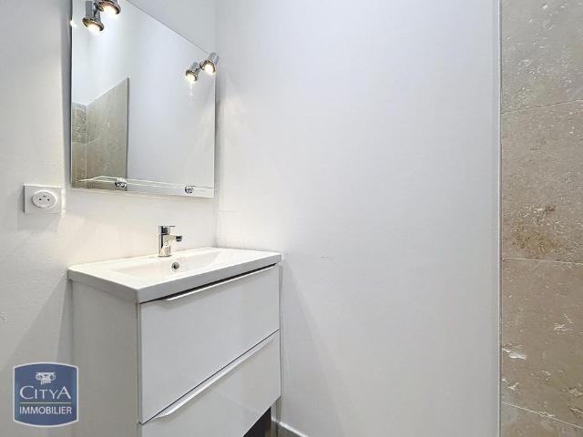 Location Appartement 1 pièce 34m² BAGNOLS SUR CEZE 30200