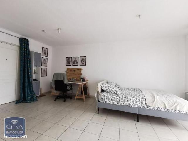 Location Appartement 1 pièce 34m² ST PRIEST EN JAREZ 42270