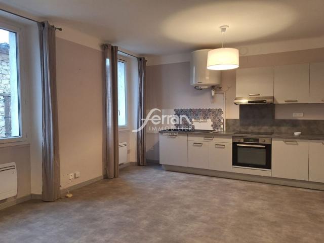 Location Appartement 1 pièce 35m² FIGANIERES 83830