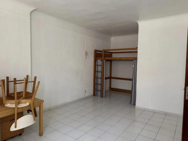 Location Appartement 1 pièce 35m² MARSEILLE 5ème