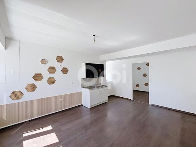 Location Appartement 1 pièce 36.91 m2 Le Lardin Saint Lazare