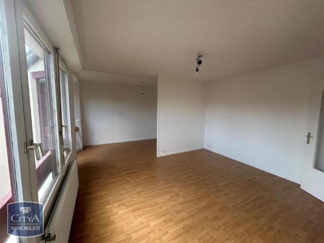 Location Appartement 1 pièce 36m² CHAMALIERES 63400