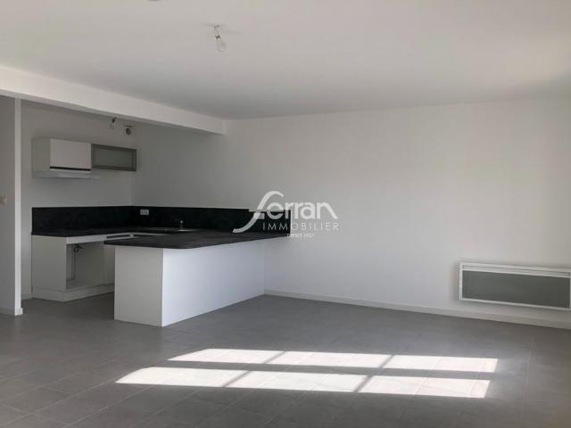 Location Appartement 1 pièce 37m² DRAGUIGNAN 83300