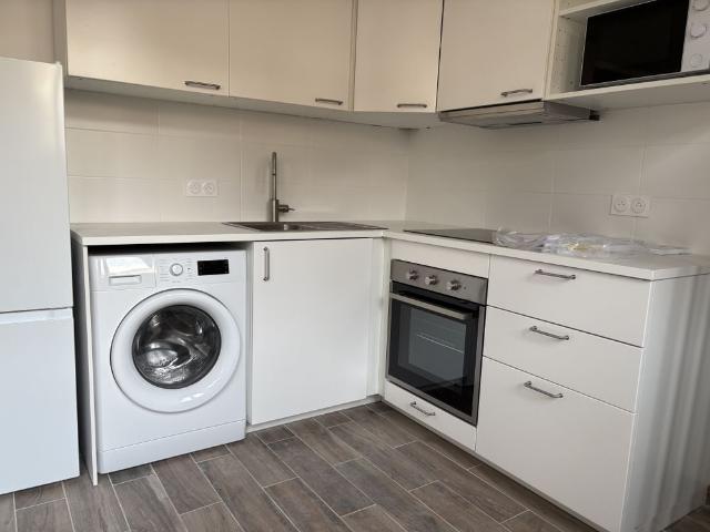Location Appartement 1 pièce 37m² LE LAVANDOU 83980