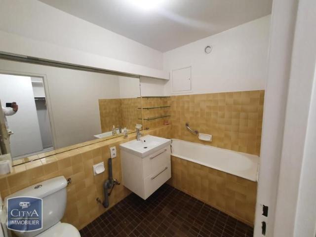 Location Appartement 1 pièce 37m² PARIS 19ème