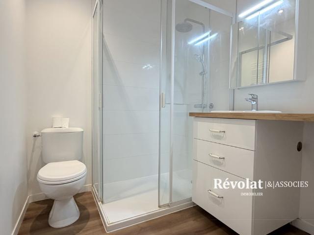 Location Appartement 1 pièce 38m² BORDEAUX 33000