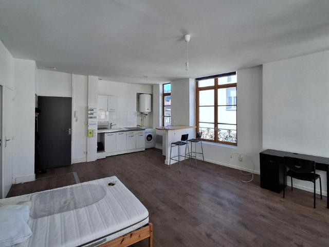 Location Appartement 1 pièce 38m² ST ETIENNE 42000