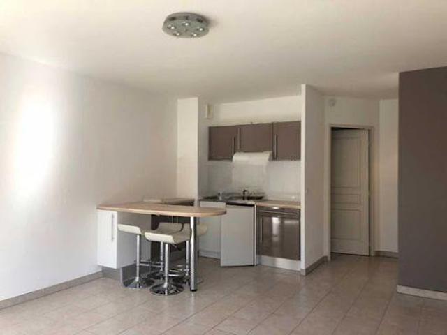 Location Appartement 1 pièce 30 m2 Marseille 5ème