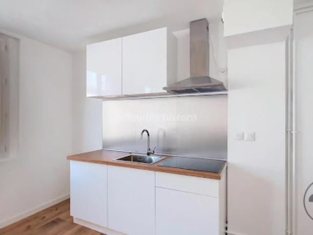 Location Appartement 1 pièce 30 m2 Saint Médard de Guizières