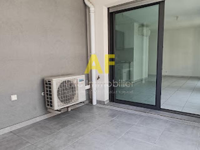 Location Appartement 1 pièce 30 m2 Saint raphael
