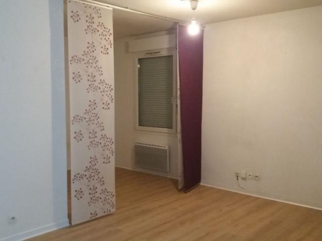 Location appartement 1 pièce, 30.92m², Rungis