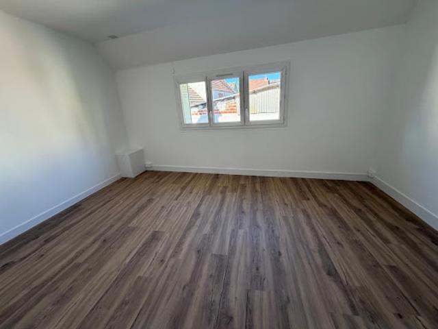 Location Appartement 1 pièce 30 m2 Pommeuse