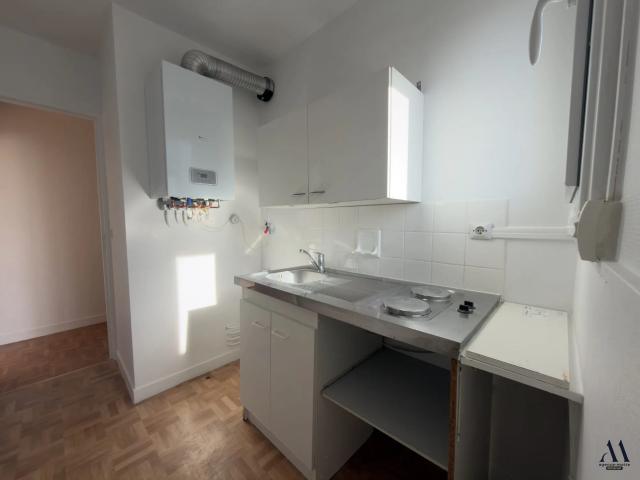 Location Appartement 1 pièce 30m² TOURS 37000