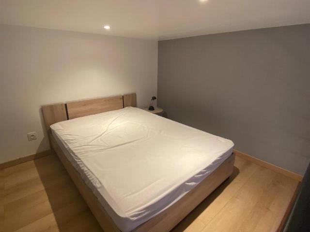 Location Appartement 1 pièce 30m² BORDEAUX 33000