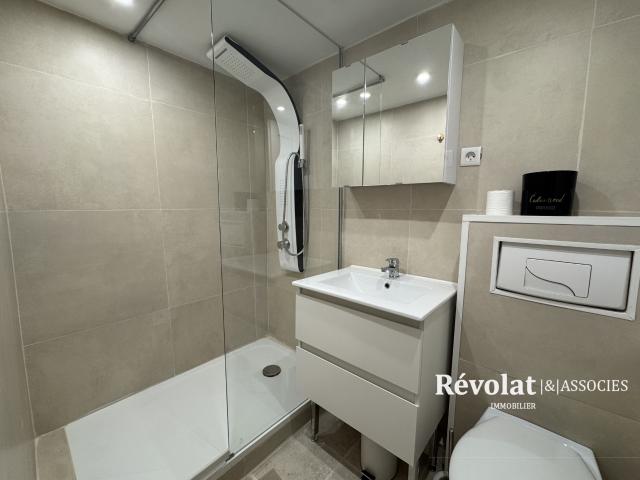 Location Appartement 1 pièce 30m² BORDEAUX 33000