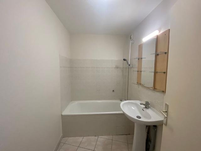 Location Appartement 1 pièce 30m² LA RAVOIRE 73490
