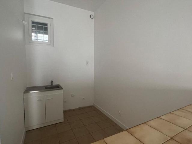 Location Appartement 1 pièce 30m² MARIGNANE 13700