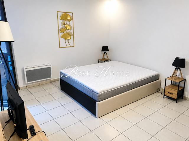 Location Appartement 1 pièce 26 m2 Nimes
