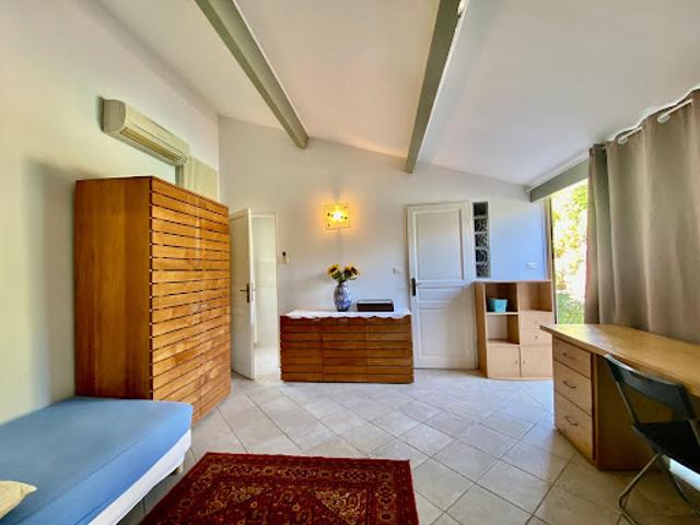 Location Appartement 1 pièce 31 m2 Le Tholonet