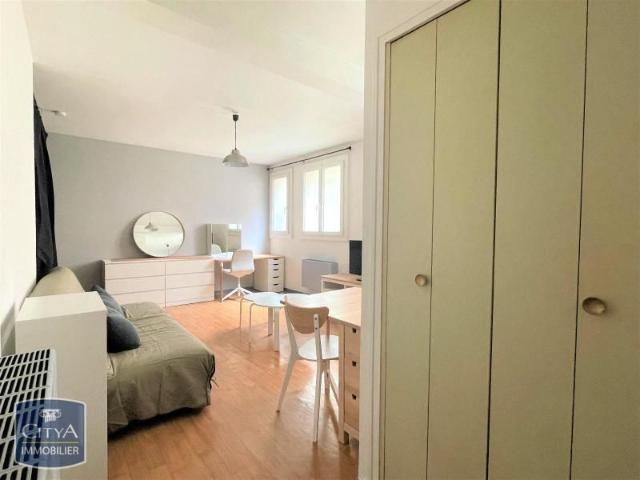 Location Appartement 1 pièce 31m² AVIGNON 84000