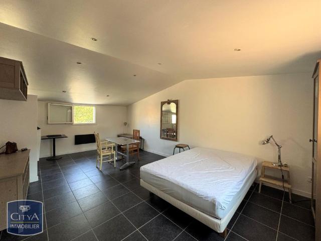 Location Appartement 1 pièce 31m² MARSEILLE 1er