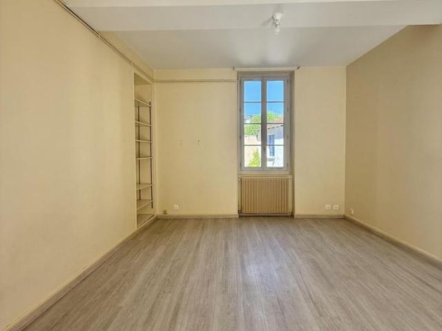 Location Appartement 1 pièce 31m² MOULINS 03000