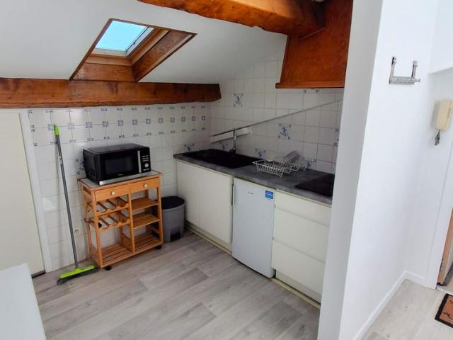 Location Appartement 1 pièce 31m² NIMES 30000