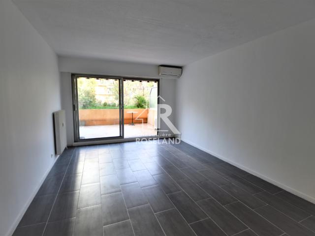 Location Appartement 1 pièce 31m² NICE 06200