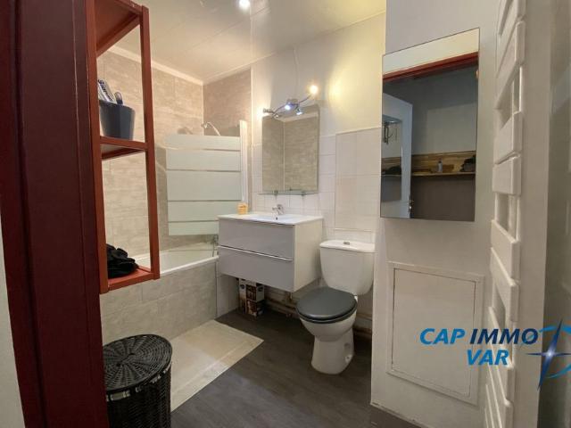 Location Appartement 1 pièce 31m² ST CYR SUR MER 83270