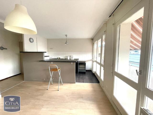 Location Appartement 1 pièce 31m² ST ETIENNE 42100