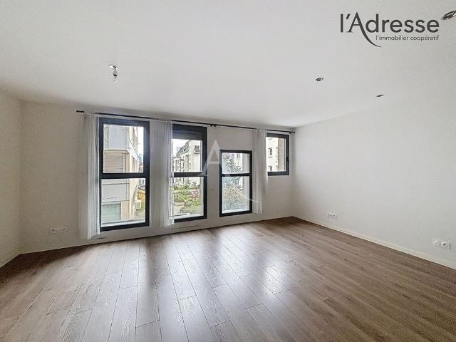 Location appartement 1 pièce, 32.25m², Suresnes