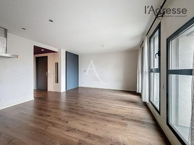 Location appartement 1 pièce, 32.25m², Suresnes