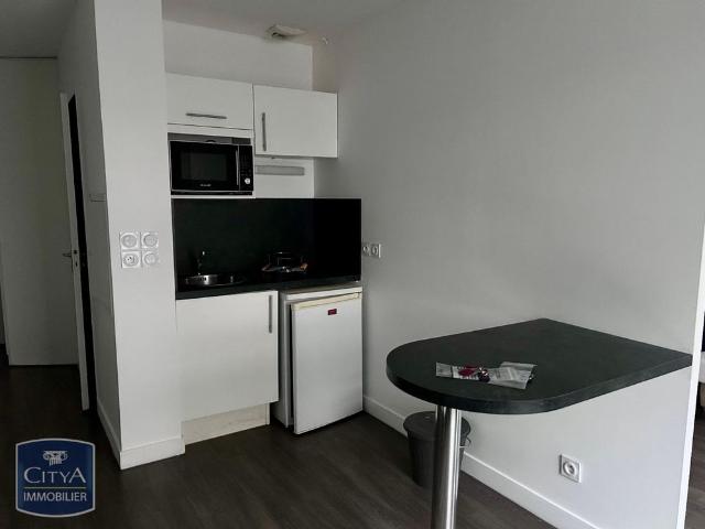 Location Appartement 1 pièce 32m² TOURS 37000