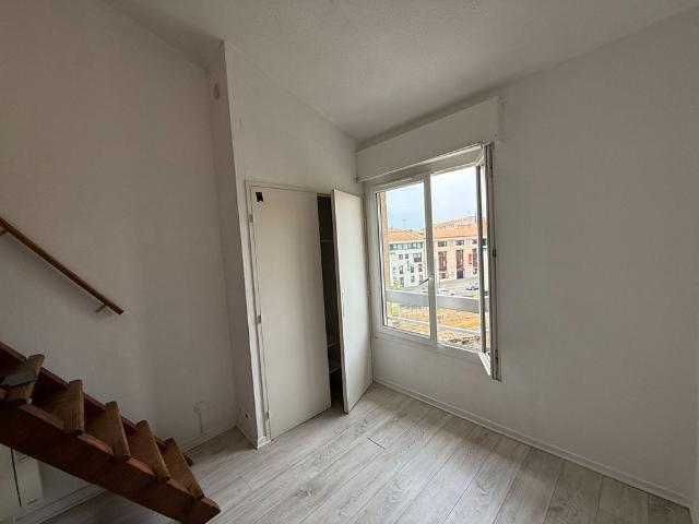 Location Appartement 1 pièce 32m² AVIGNON 84000