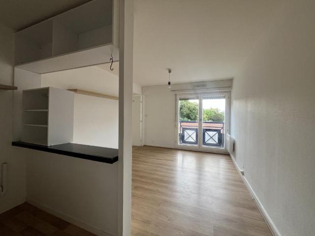 Location Appartement 1 pièce 32m² BORDEAUX 33800