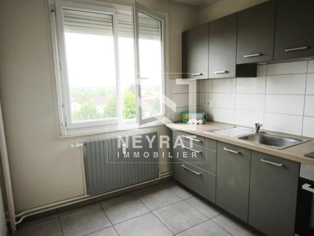 Location Appartement 1 pièce 32m² CHAMPFORGEUIL 71530