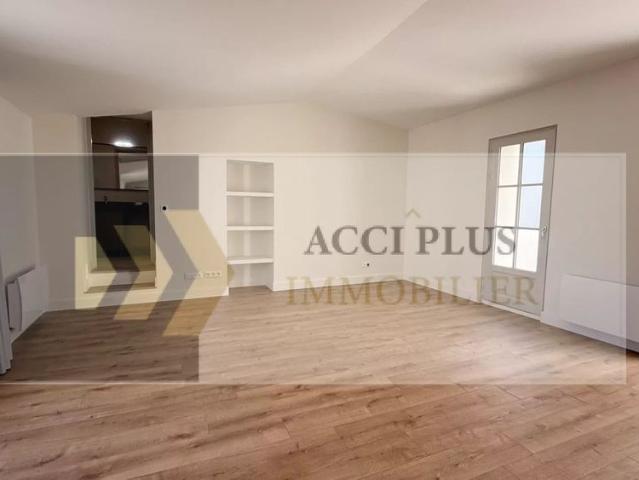 Location Appartement 1 pièce 32m² NIMES 30000