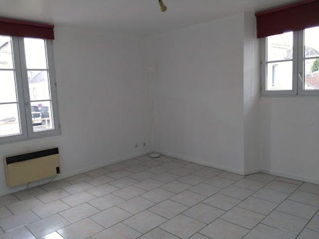 Location Appartement 1 pièce 33 m2 Montereau Fault Yonne